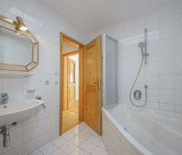 Dachgeschosswohnung mit traumhaftem Ausblick - Photo 6