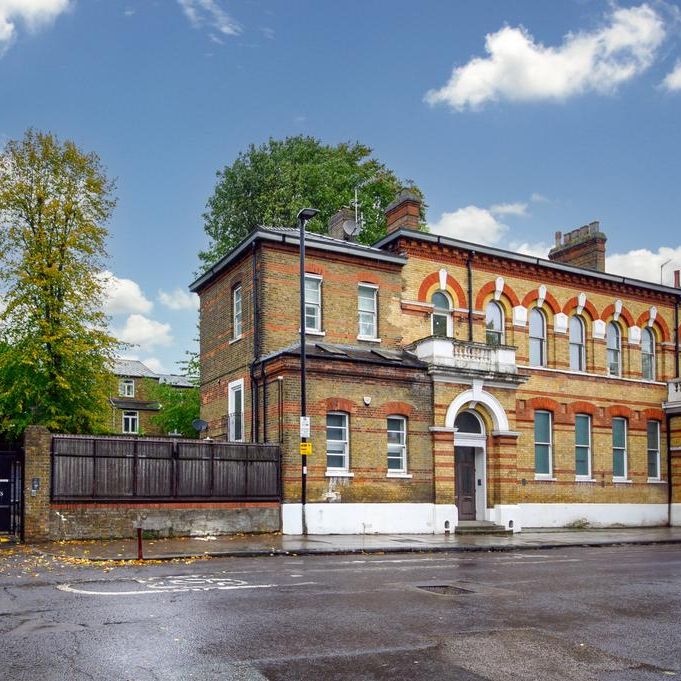 3 bedroom flat to rent - Photo 1