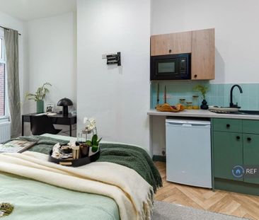 1 bedroom in a house share to rent - Photo 6