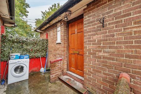 2 bedroom maisonette to rent - Photo 2