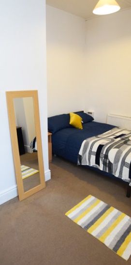 Room 1 - Photo 1