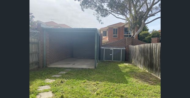 Super Spacious 2 bedroom town home ! - Photo 1