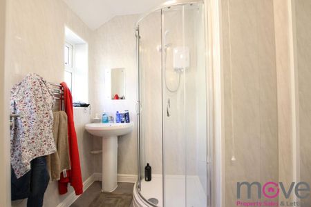 3 bedroom semi-detached house to rent - Photo 5