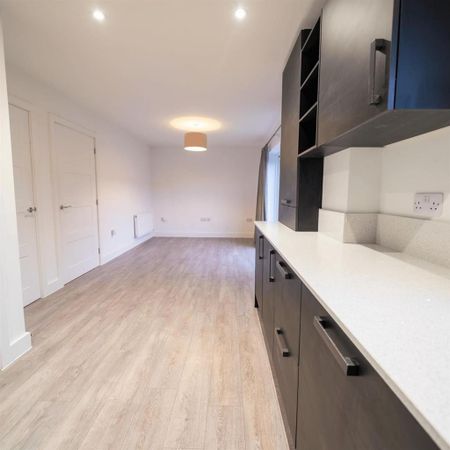 4 bedroom detached house to rent - Photo 5