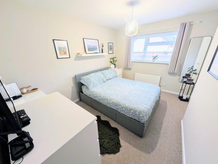 2 bedroom end of terrace house to rent - Photo 3