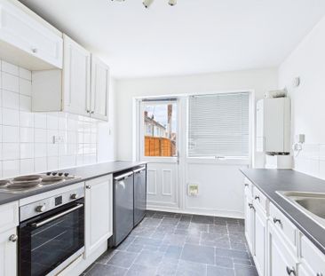 2 bedroom end of terrace house to rent - Photo 5
