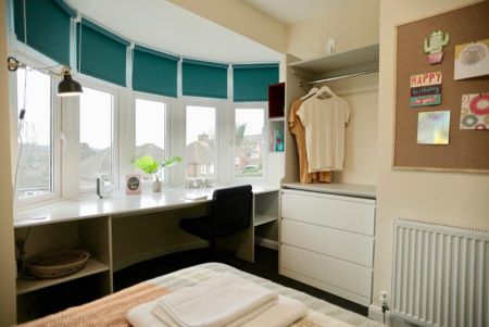 6 bedroom house to rent - Photo 2