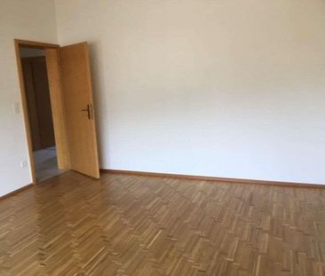 two-room apartment in the center of chiasso second floor - Photo 2