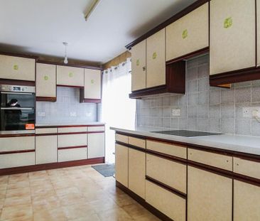 3 bedroom semi-detached house to rent - Photo 6