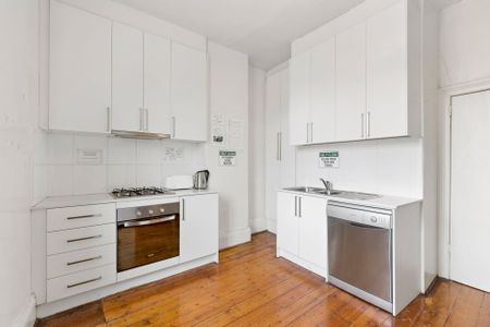 Affordable Room with shared modern facilities - Photo 2