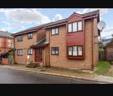 1 Bed Flat, Dorchester Court, NW2 - Photo 1