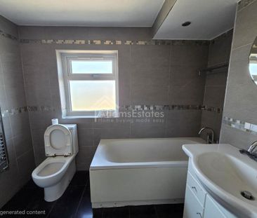 4 bedroom semi-detached house to rent - Photo 6