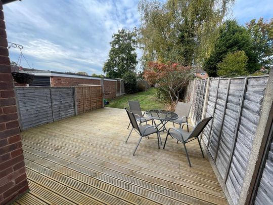 3 bedroom semi-detached house to rent - Photo 1