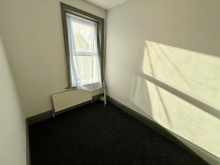 5 bedroom terraced house to rent - Photo 3