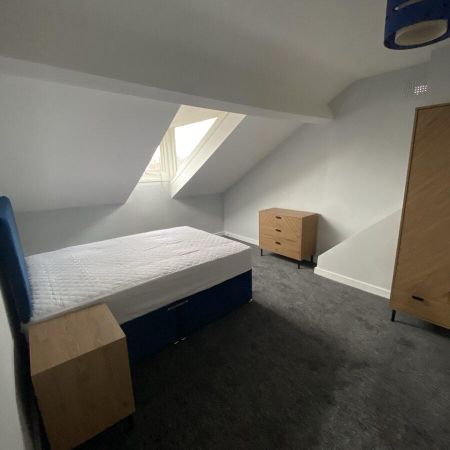 Myrtle Road (2 bed flat) - Photo 3