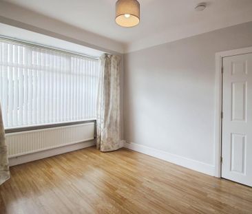 4 bedroom detached house to rent - Photo 3