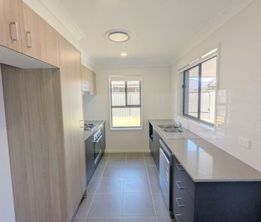 MODERN DUPLEX WITH DUCTED A/C - Photo 2
