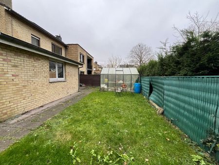 Ruime gezinswoning met 3 slaapkamers te Assebroek. - Photo 3