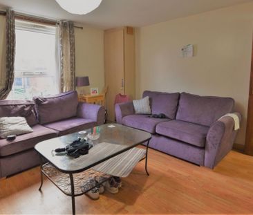 6 bedroom House in Ashville Terrace, Leeds - Photo 3