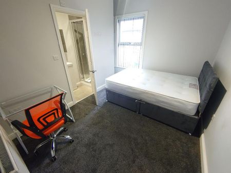 3 bedroom terraced house to rent - Photo 4