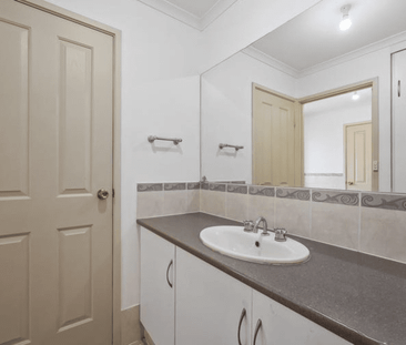 4 bedroom home - Photo 3