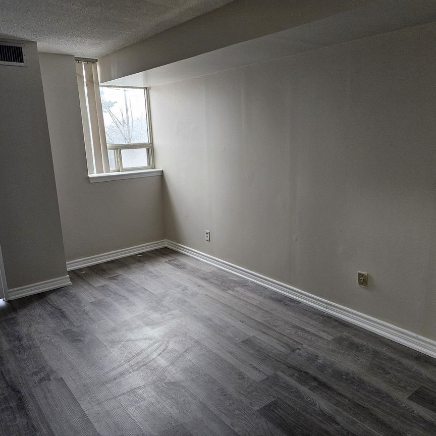 For Lease - 2460 Eglinton Avenue Unit# 219, Toronto, Ontario - Photo 1