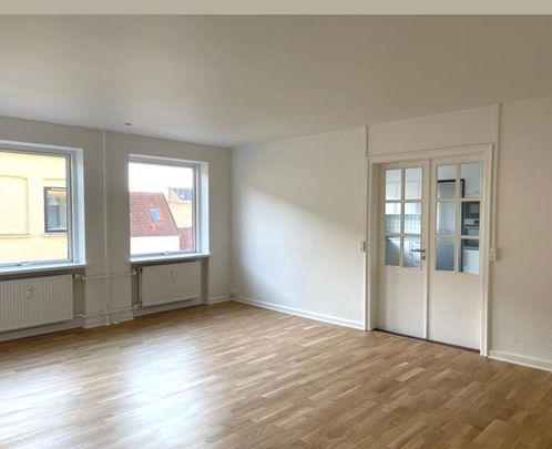 Dejlig beliggende 3-værelses lejlighed centralt i Odense - Photo 1