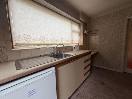 3 bedroom detached house to rent - Photo 3