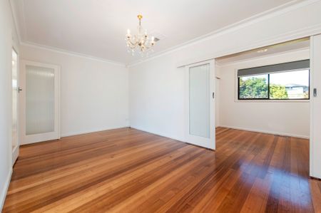 Renovated 3 Bedroom Family Home - Photo 3