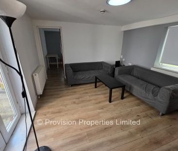 5 Bedroom Cardigan Road - Photo 2