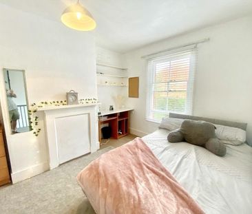 6 bedroom terraced house to rent - Photo 4