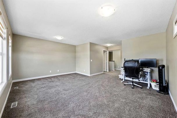 126 Evansfield Rise Northwest, Calgary - Photo 1