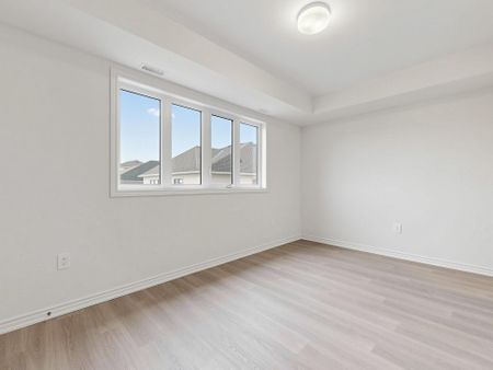 For Lease - 102 Donald Cameron Crescent Unit# 2nd Flr, Clarington, Ontario - Photo 4