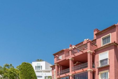 2 bedroom luxury Flat for rent in Benahavís, Spain - Photo 4