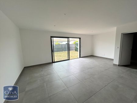 Location Maison 4 pièces 85m² AIGREFEUILLE D AUNIS 17290 - Photo 2