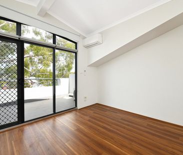 Modern Apartment With Secure Parking - Photo 6