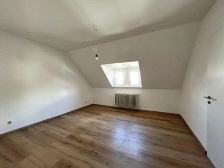 Montabaur, renovierte Dachgeschosswohnung mit Einbauküche *VIRTUELLE 360° BESICHTIGUNG AUF ANFRAGE* - Photo 5