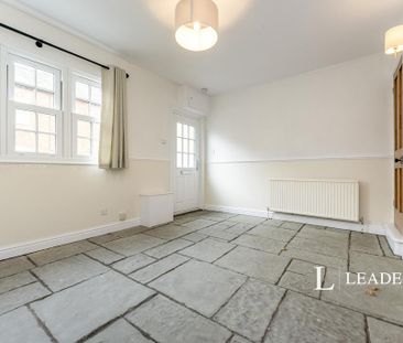 2 bedroom cottage to rent - Photo 1
