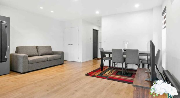 Experience Effortless Modern Living – Your Dre... - Photo 1