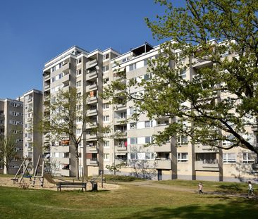 Tolle 4-Zimmer-Wohnung im Grünen // 4.OG rechts - Photo 4