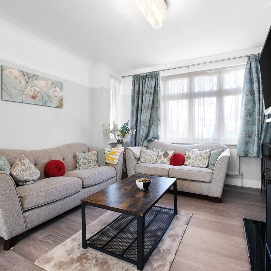 5 Bed Semi-Detached House, College Avenue, HA3 - Photo 1