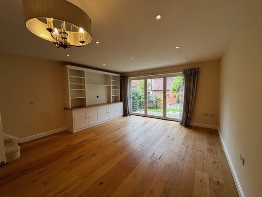 Scarlett Avenue, Aylesbury, Wendover - Photo 1