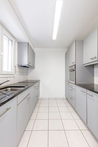 Modern 3 1/2 – room apartment with glazed balcony - Foto 3