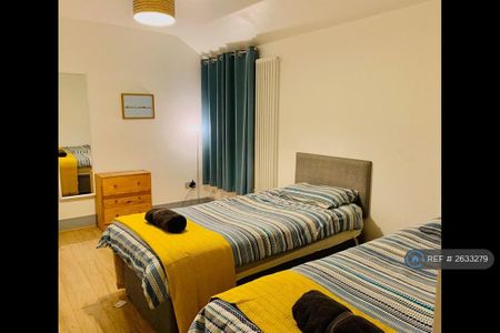 2 bedroom flat to rent - Photo 5