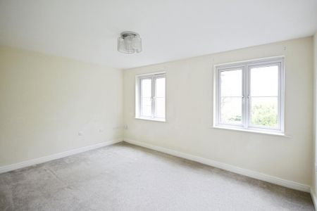 5 bedroom end of terrace house to rent - Photo 4