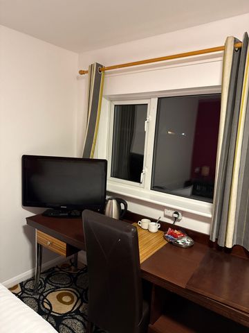 Room 213, SimplyStay Lincoln Road, Skegness, Lincolnshire, PE25 2EA - Photo 3