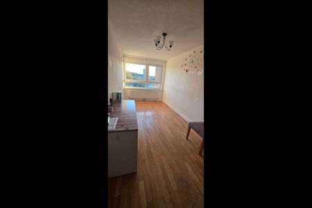 2 Bed Flat, Plantagenet House, SE18 - Photo 3