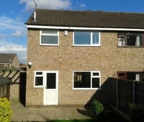 3 Bed Semi-Detached House, Lapwing Vale, S61 - Photo 6