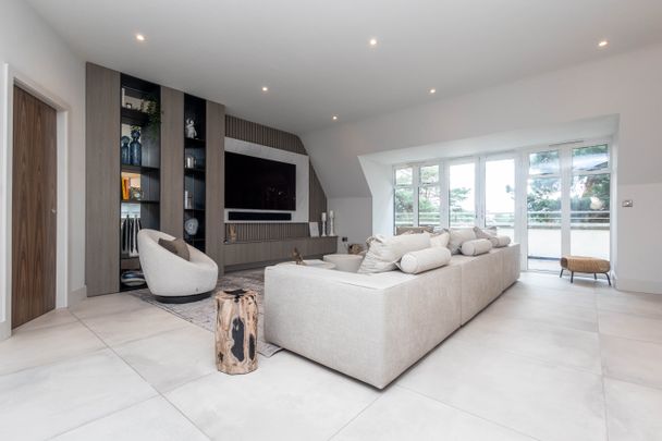 3 bed penthouse to rent in Crosstrees, 74 Lilliput Road, BH14 - Photo 1