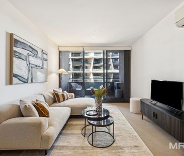 Stylish, central and ready to go - Photo 2